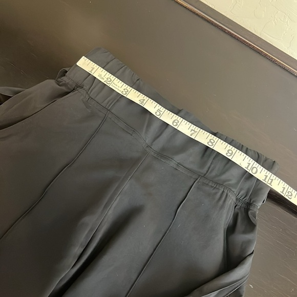 Lululemon Noir wide leg pants, black, size 2 - Picture 13 of 17